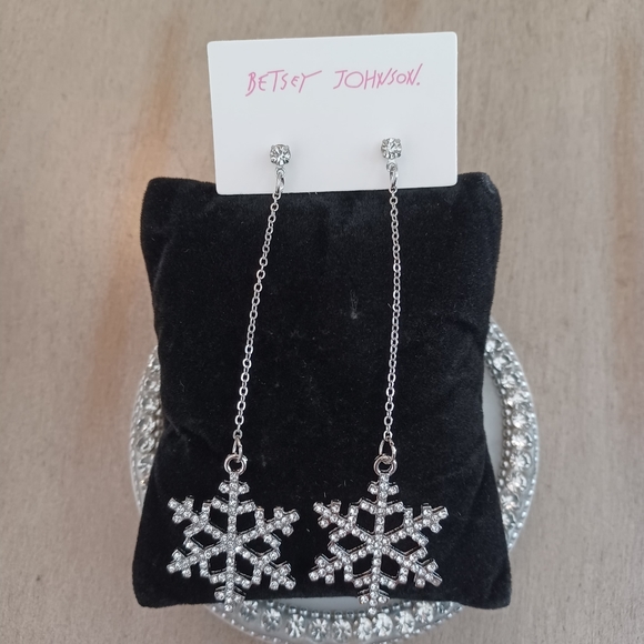 Silver Rhinestone Winter Holiday Snowflake Dangle Drop Stud Earrings - Picture 1 of 10